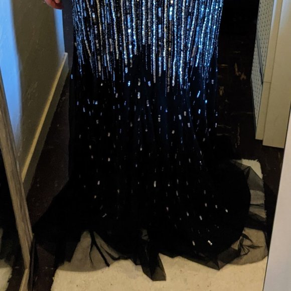 Adrianna Papell Cap Sleeve Gown - 14W - Picture 7 of 7